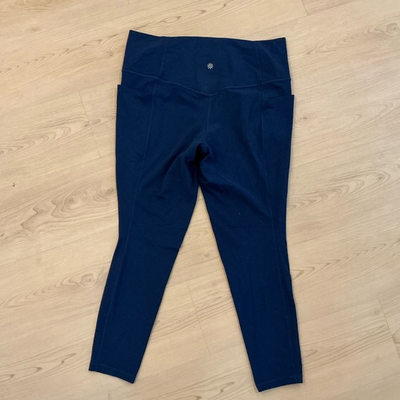 Athleta salutation stash high rise leggings - Picture 3 of 9